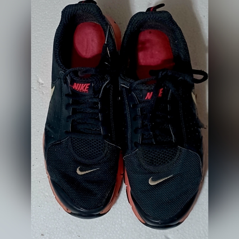 Nike Women's In-Season TR Black and Pink training shoes. SIZE 7